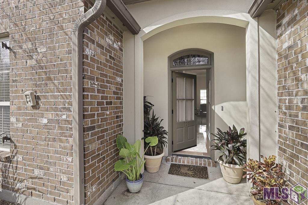 721 Hudson's Way Baton Rouge, LA 70810 - Photo 2 of 25