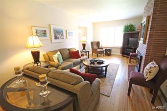 8221 MacKenzie Road St. Louis, MO 63123 - Photo 5 of 23 Gallery Image 5