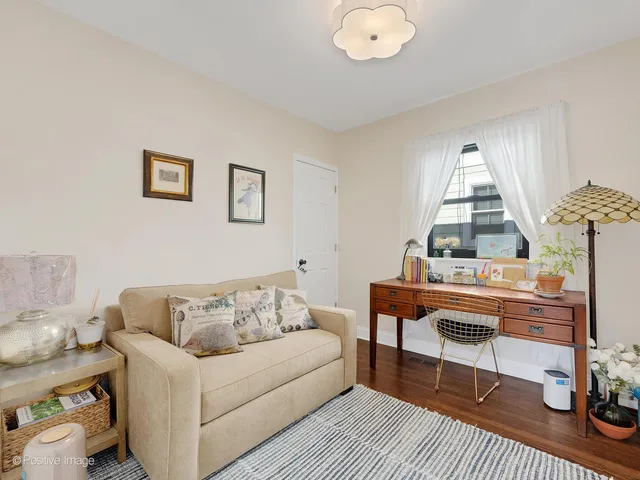 $3,700 | 318 Bluff Avenue, La Grange, IL 60525