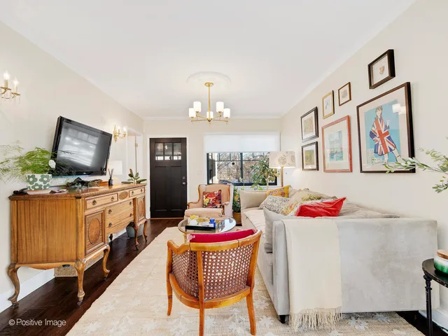 $3,700 | 318 Bluff Avenue, La Grange, IL 60525