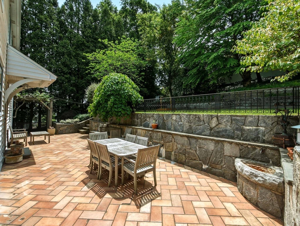 10 Radcliffe Road Belmont, MA 02478 - Photo 8 of 41