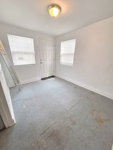 $2,300 | 2121 North Marmora Avenue, Chicago, IL 60639