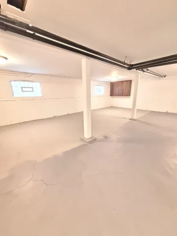 $2,300 | 2121 North Marmora Avenue, Chicago, IL 60639