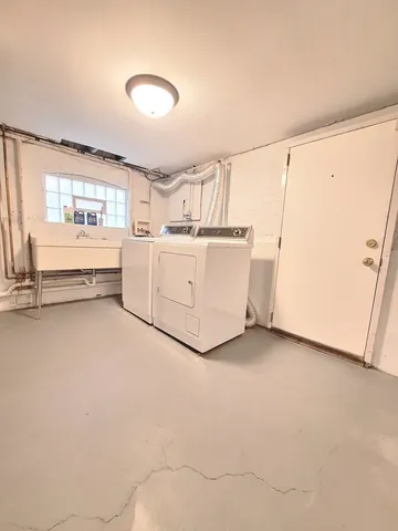 $2,300 | 2121 North Marmora Avenue, Chicago, IL 60639