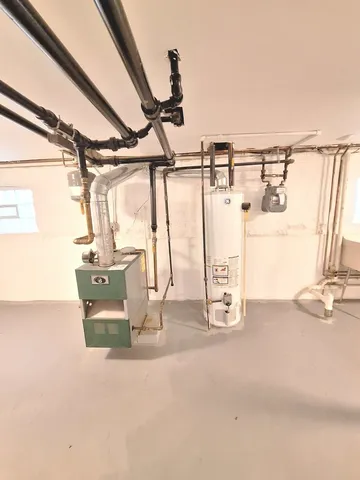 $2,300 | 2121 North Marmora Avenue, Chicago, IL 60639