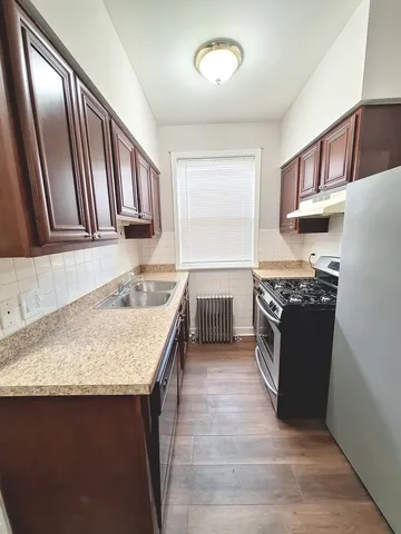 $2,300 | 2121 North Marmora Avenue, Chicago, IL 60639