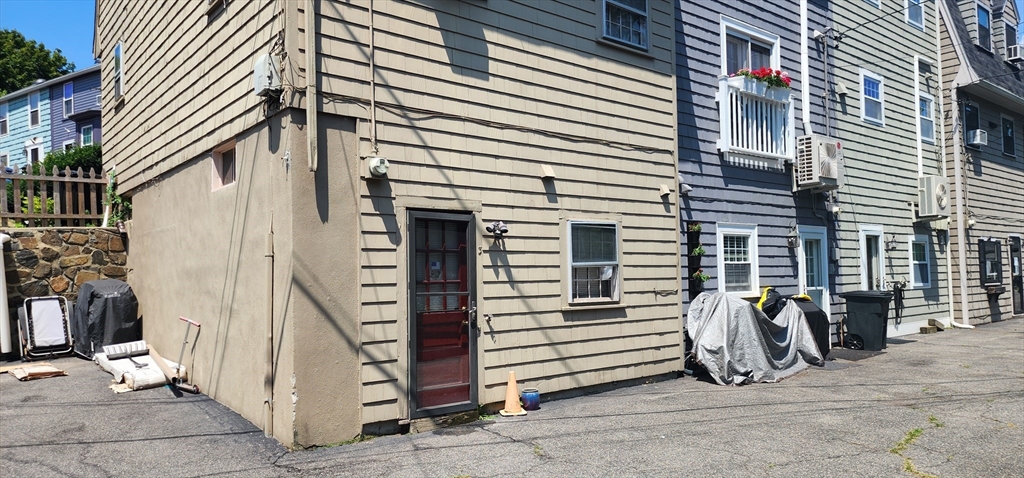 3 Frost Lane, Unit 1 Marblehead, MA 01945 - Photo 4 of 9