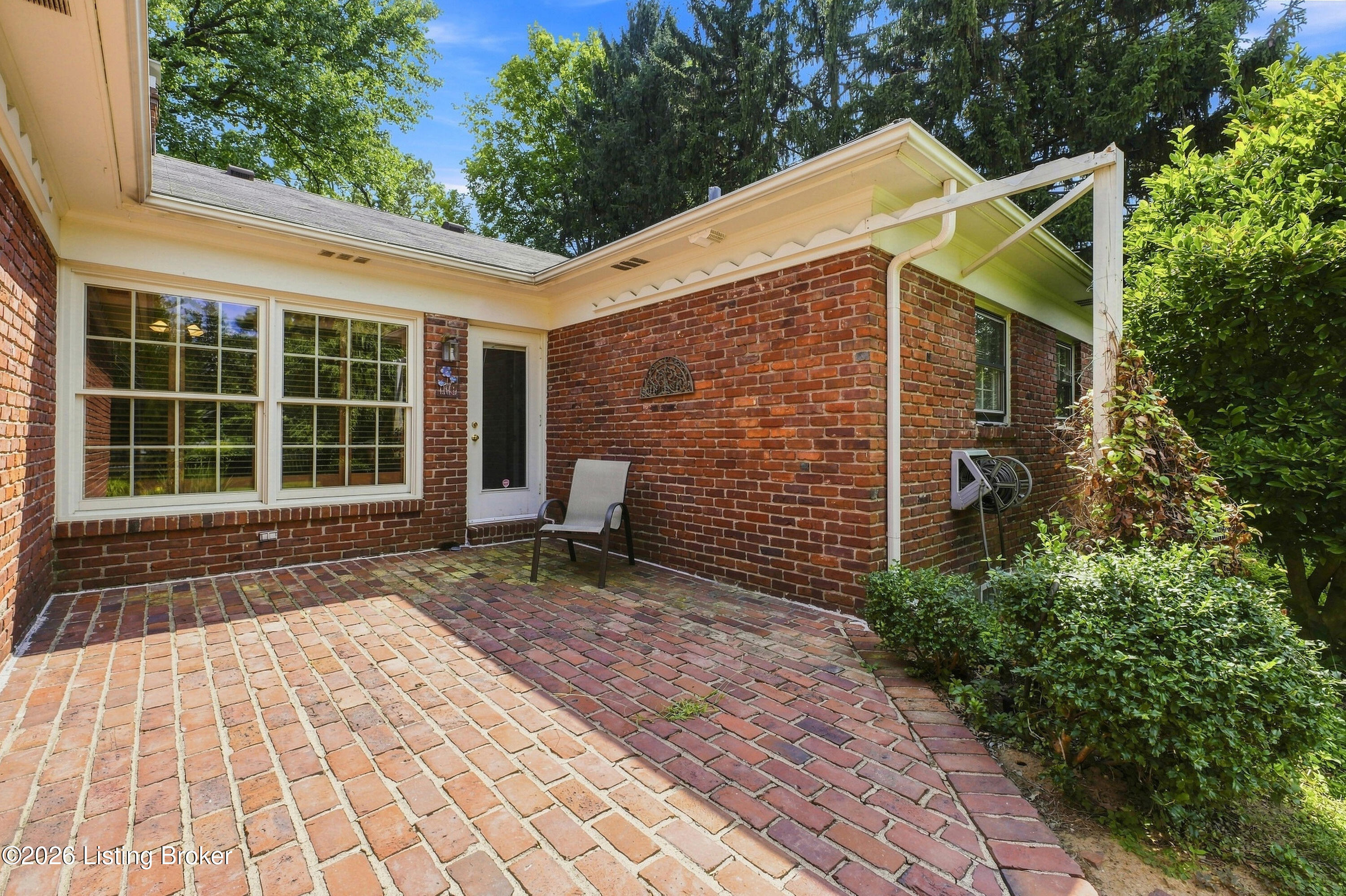 3217 Dundee Road Louisville, KY 40205 - Photo 59 of 73 51_3217dundee_louisvillerealestatemedia_
