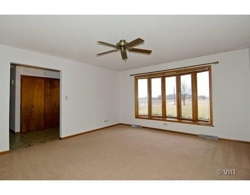 38W719 Binnie Road Gilberts, IL 60136 - Photo 2 of 10 Gallery Image 2