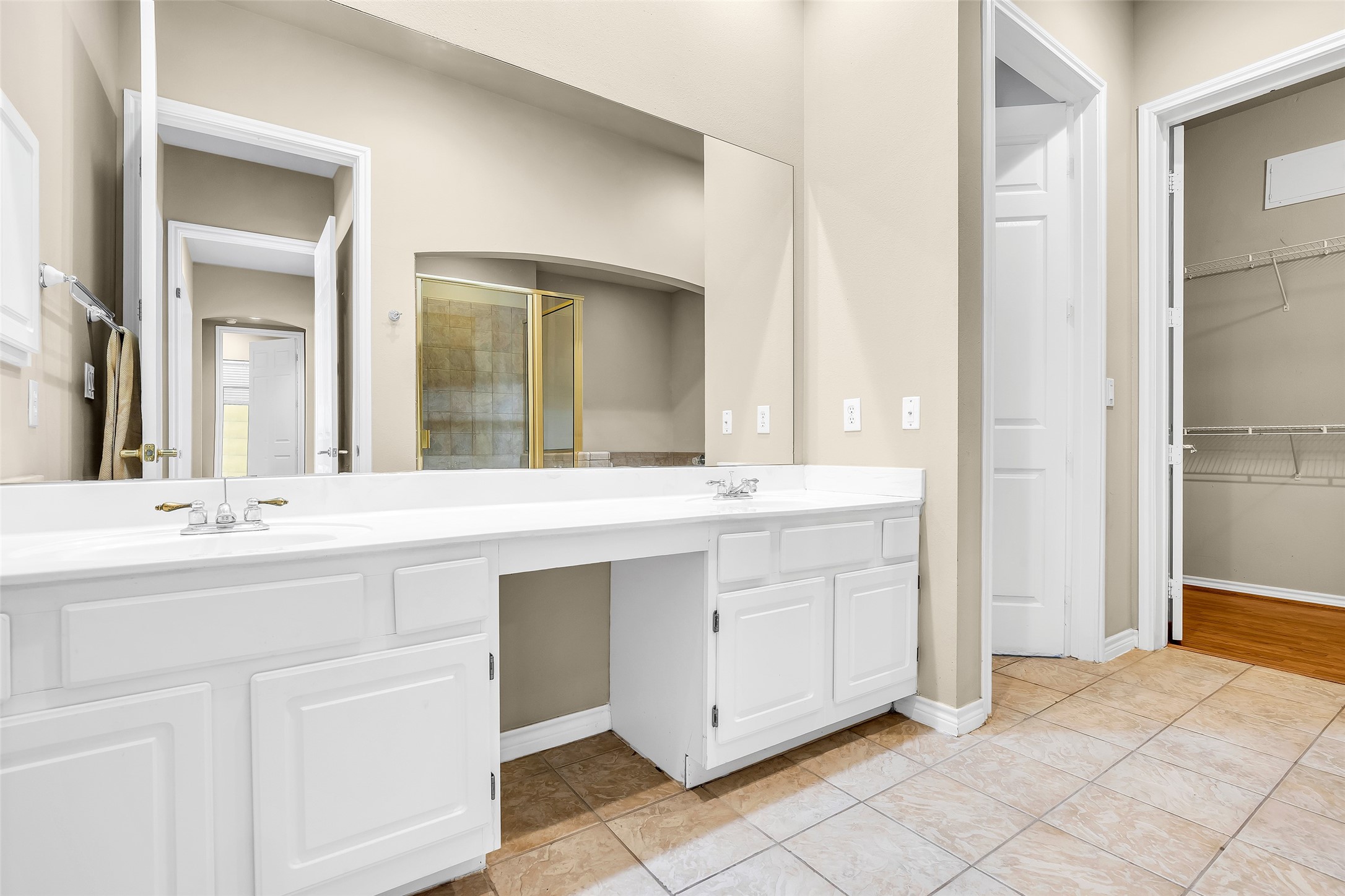 2400 McCue Road, Unit 240 Houston, TX 77056 - Photo 14 of 36