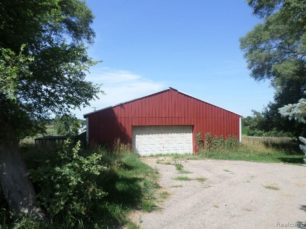 3366 Peppermill Road Attica, MI 48412 - Photo 26 of 32 barn.JPG