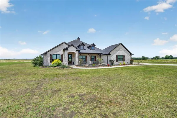 $589,000 | 7014 Davidson Road, Sanger, TX 76266