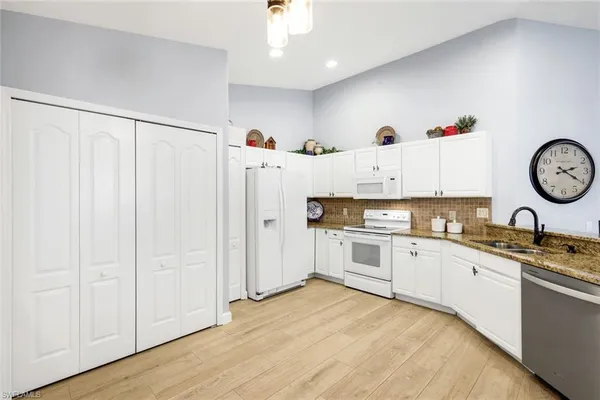 $470,000 | 9331 Spring Run Boulevard, Unit 3002, Estero, FL 34135