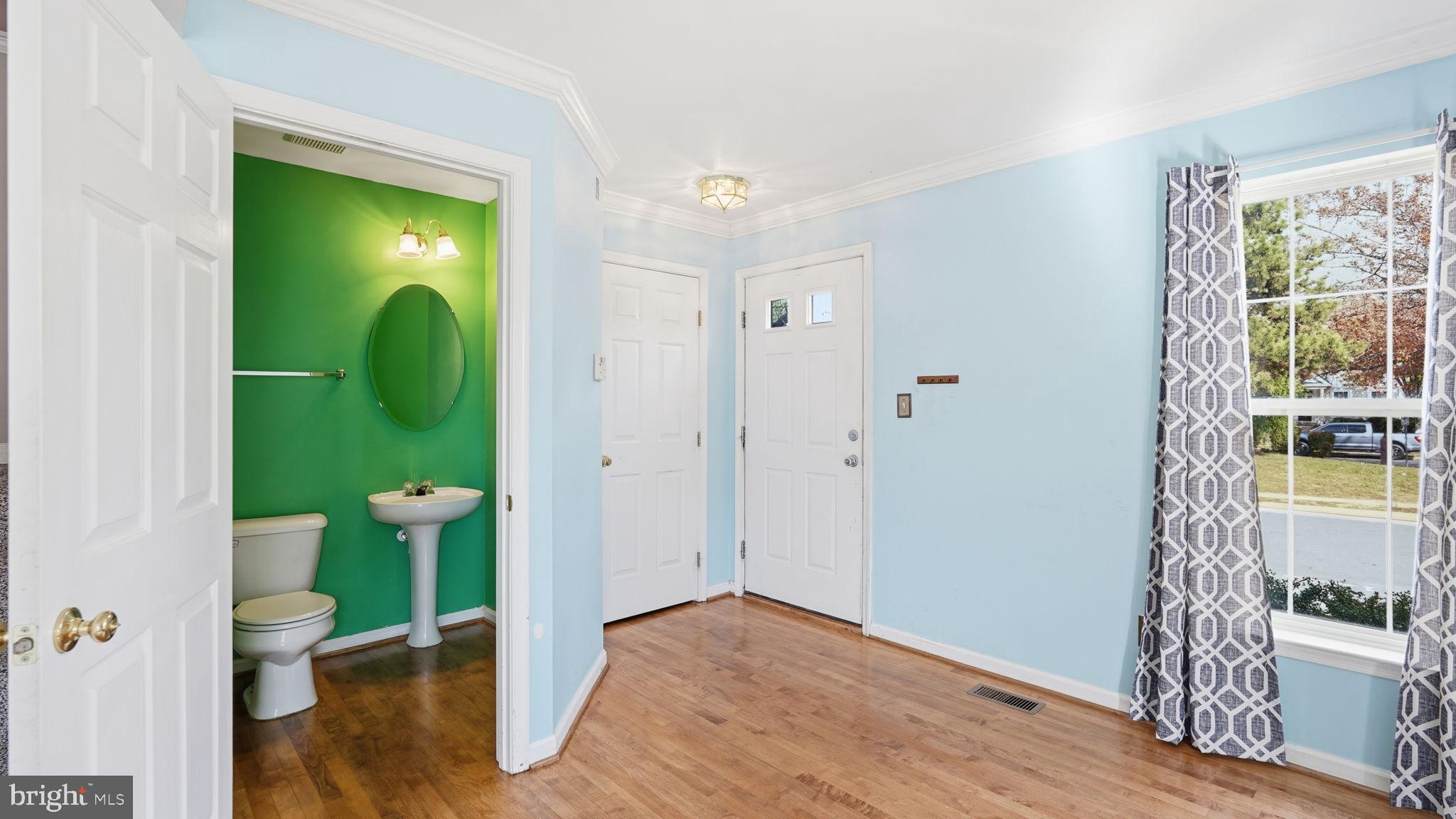 14431 Colonel Wood Road Gainesville, VA 20155 - Photo 4 of 37 a view of bathroom