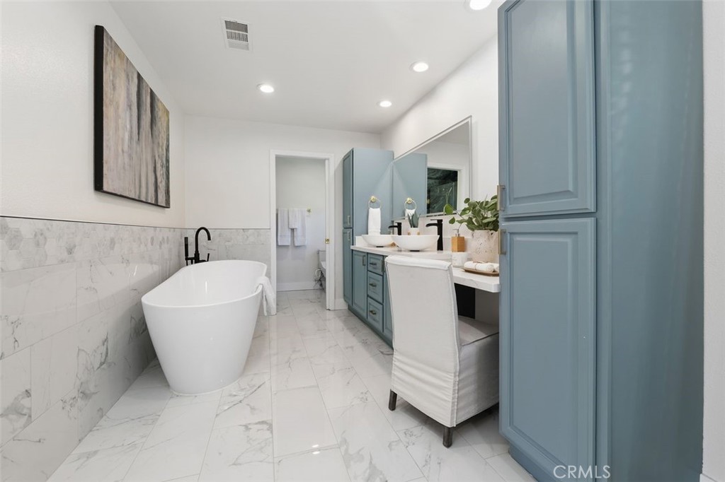 22534 Liberty Bell Road Calabasas, CA 91302 - Photo 21 of 41
