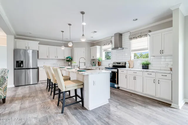 $244,900 | 155 Oak Manor, Rayne, LA 70578