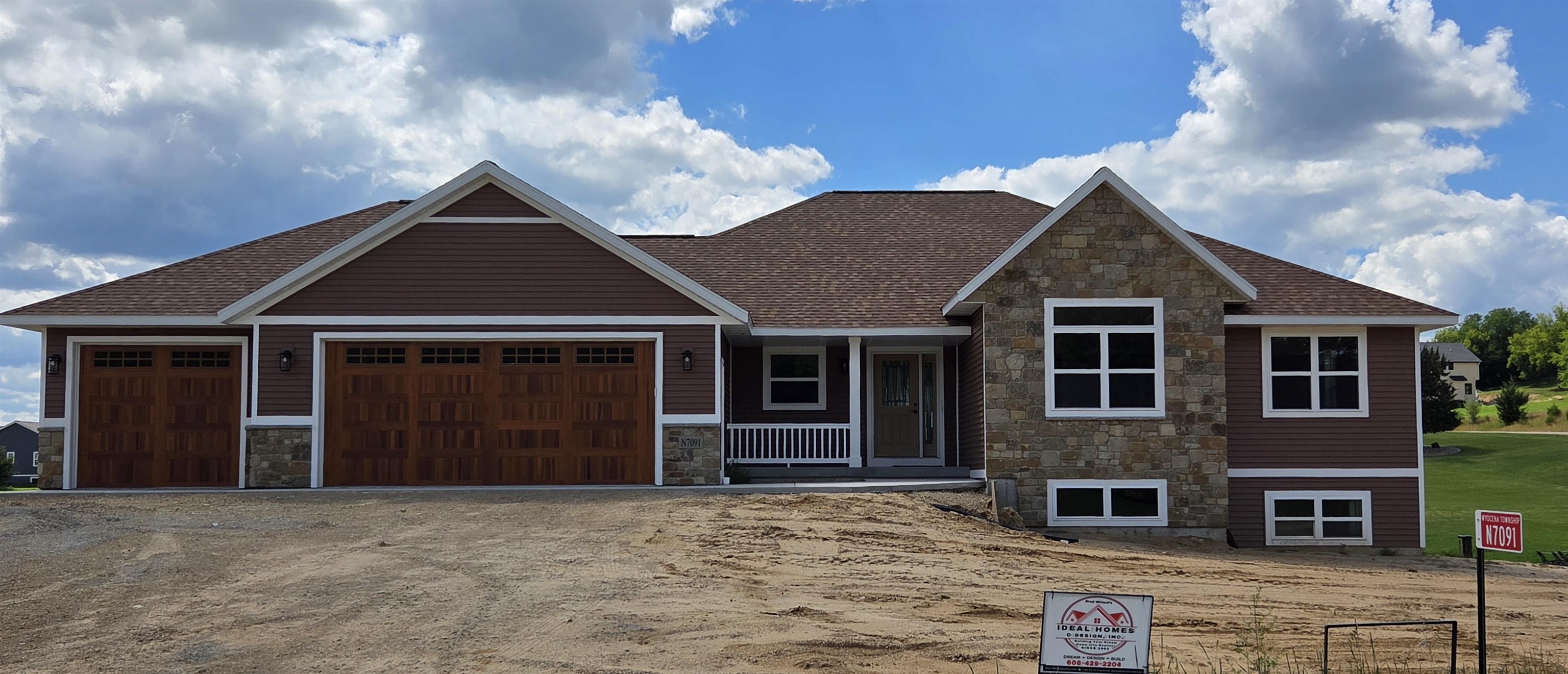 N7091 Still Point Pardeeville, WI 53954 - Photo 1 of 54