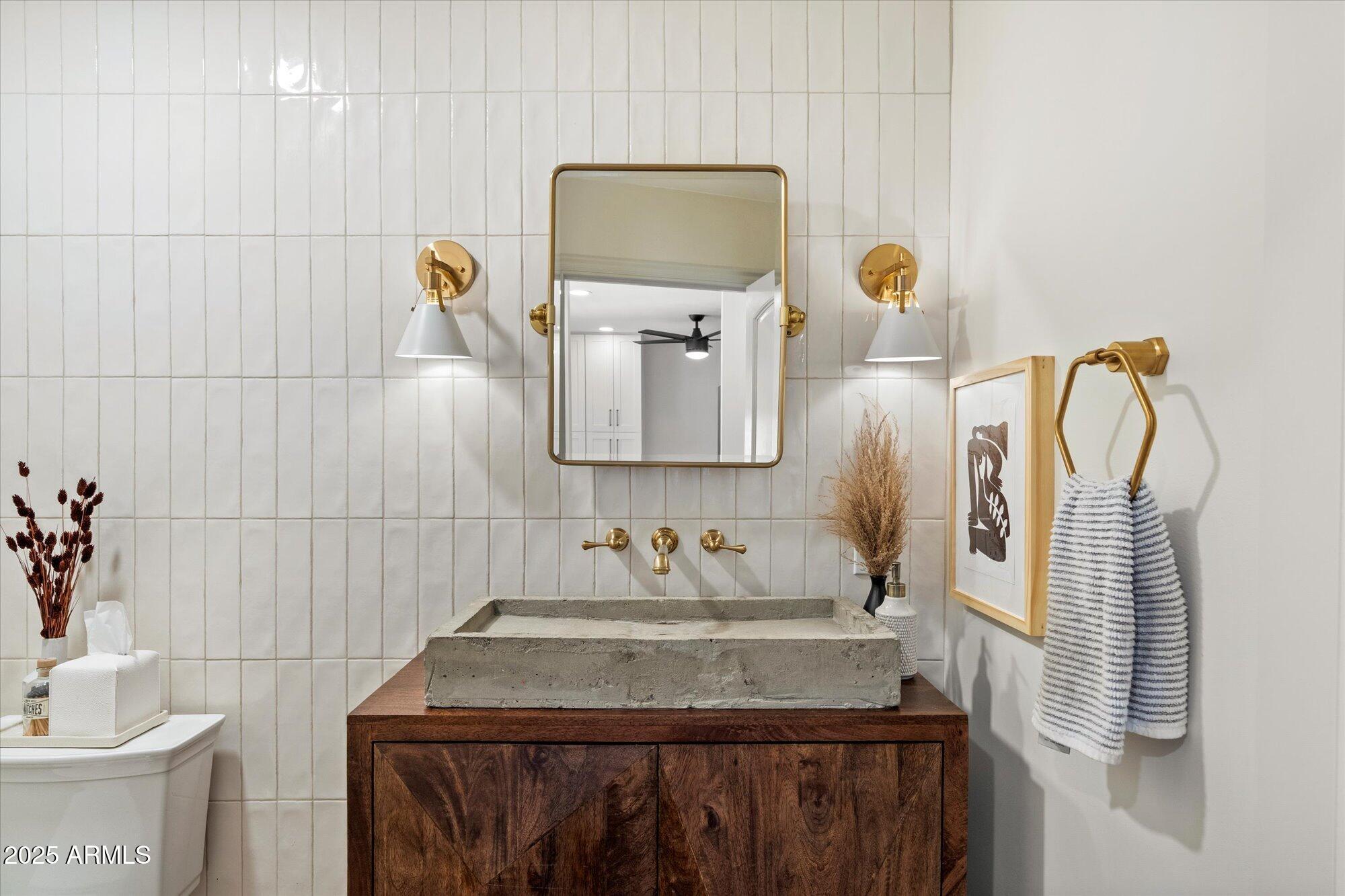 4502 East Exeter Boulevard Phoenix, AZ 85018 - Photo 27 of 48 Designer Guest Powder Room