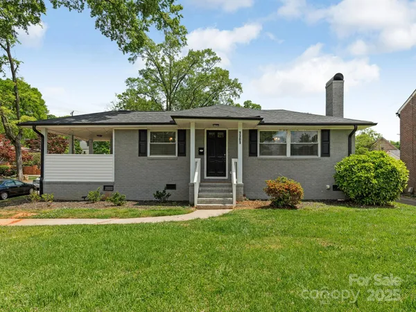 $949,900 | 1301 South Kings Drive, Charlotte, NC 28207