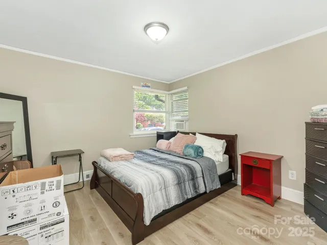 $949,900 | 1301 South Kings Drive, Charlotte, NC 28207