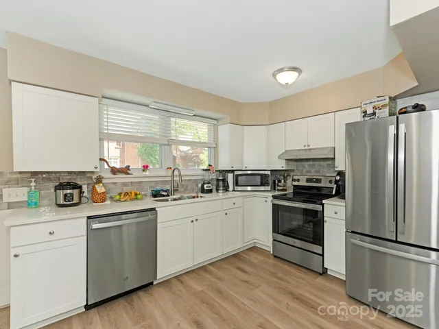 $949,900 | 1301 South Kings Drive, Charlotte, NC 28207