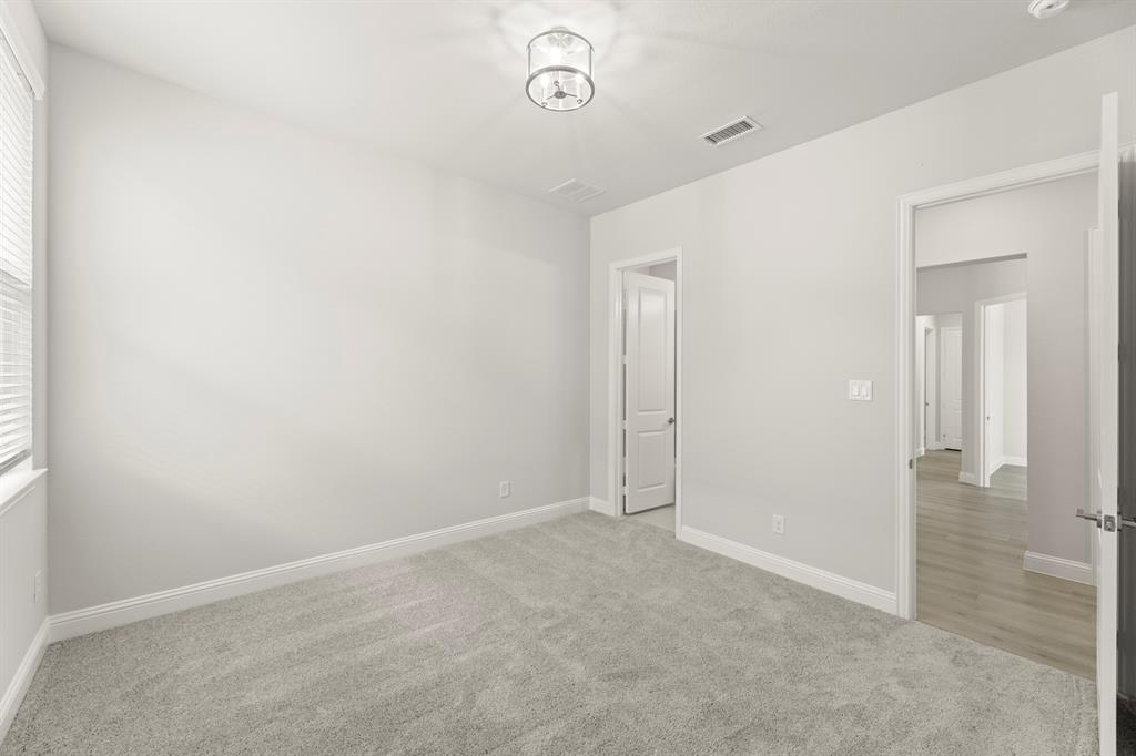 2132 Wickersham Road Rockwall, TX 75087 - Photo 19 of 34 05. 2009 Morris - Bed 2