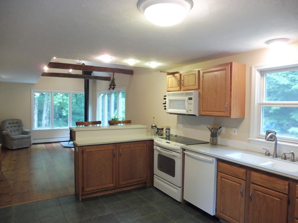4 Ferdie Road Hubbardston, MA 01452 - Photo 4 of 21 Gallery Image 4