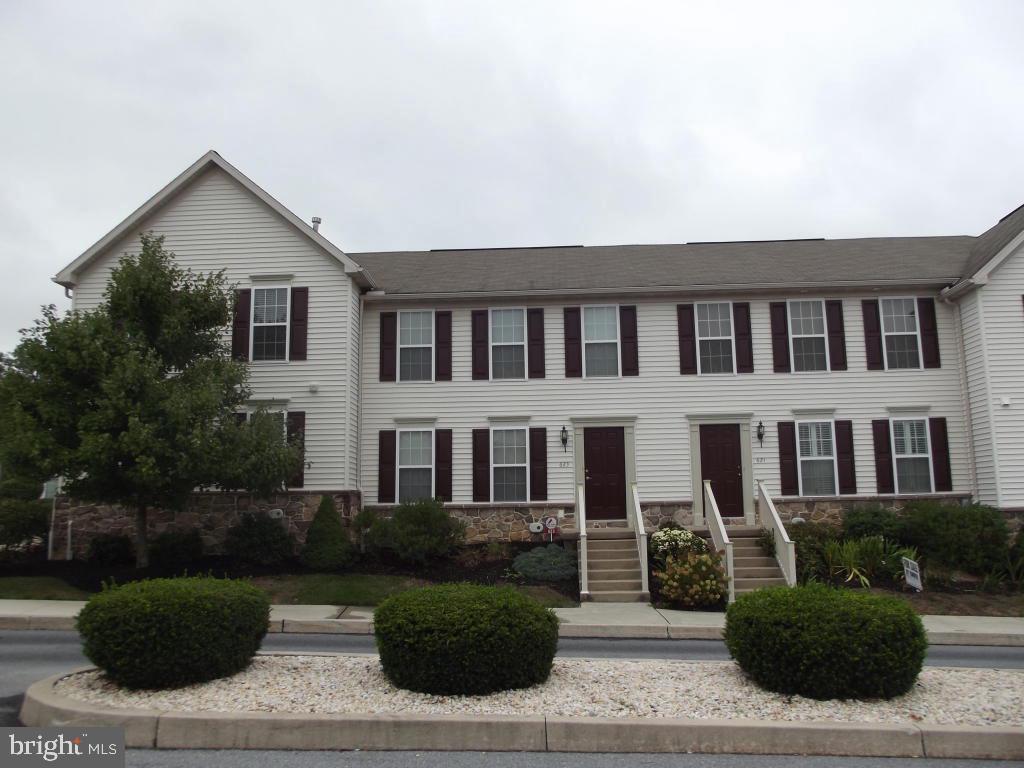 623 Creekside Lane Lititz, PA 17543 - Photo 3 of 24