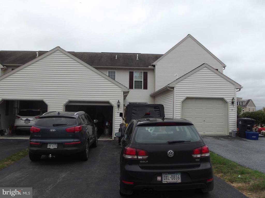 623 Creekside Lane Lititz, PA 17543 - Photo 4 of 24