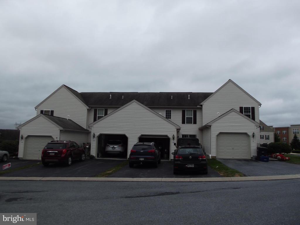 623 Creekside Lane Lititz, PA 17543 - Photo 5 of 24