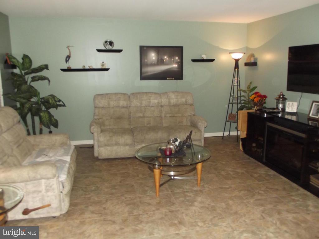 623 Creekside Lane Lititz, PA 17543 - Photo 7 of 24
