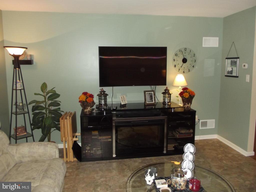 623 Creekside Lane Lititz, PA 17543 - Photo 9 of 24