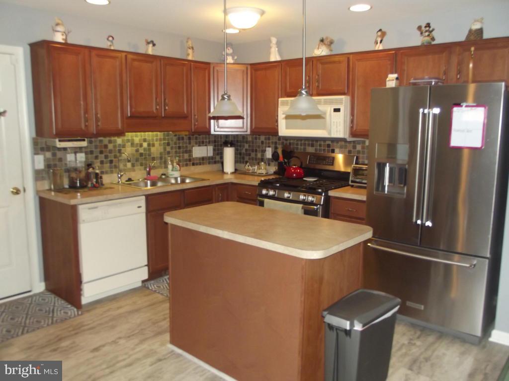 623 Creekside Lane Lititz, PA 17543 - Photo 10 of 24