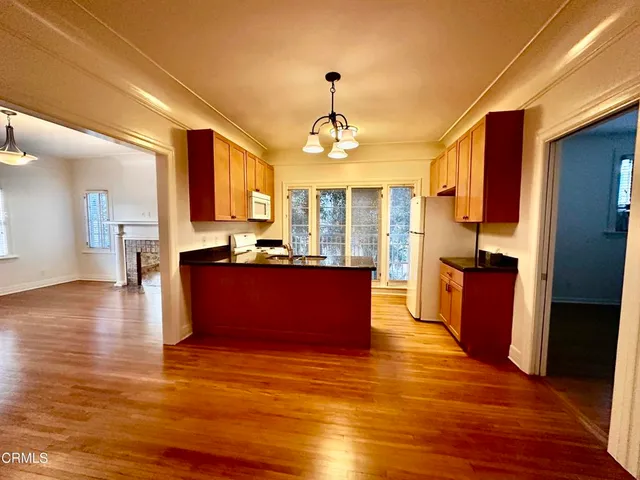 $3,100 | 588 South Mentor Avenue, Unit B, Pasadena, CA 91106