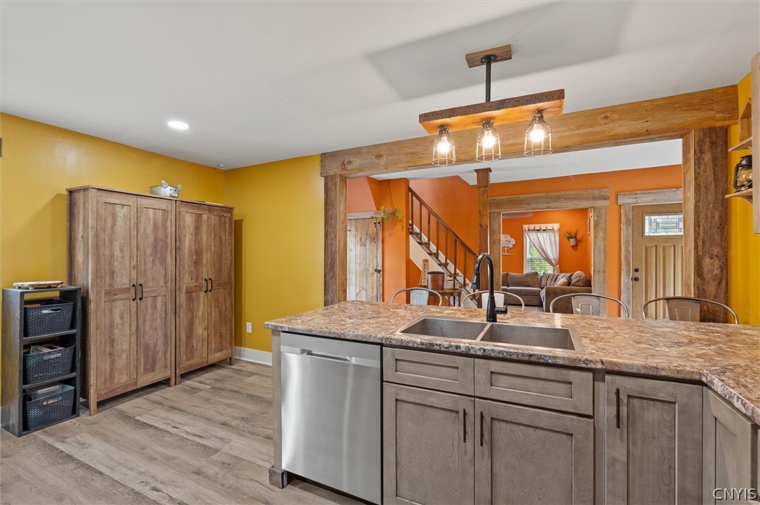 6401 North Kirkville Road Manlius, NY 13082 - Photo 9 of 49