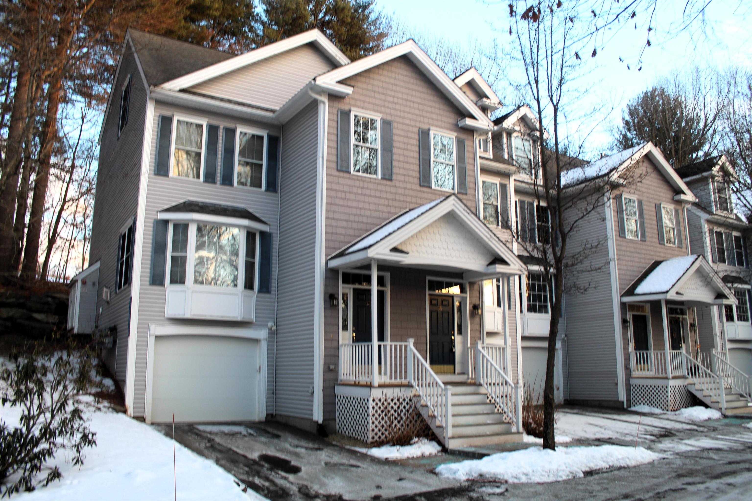 38 Georgetown Drive Nashua, NH 03062 - Photo 3 of 26