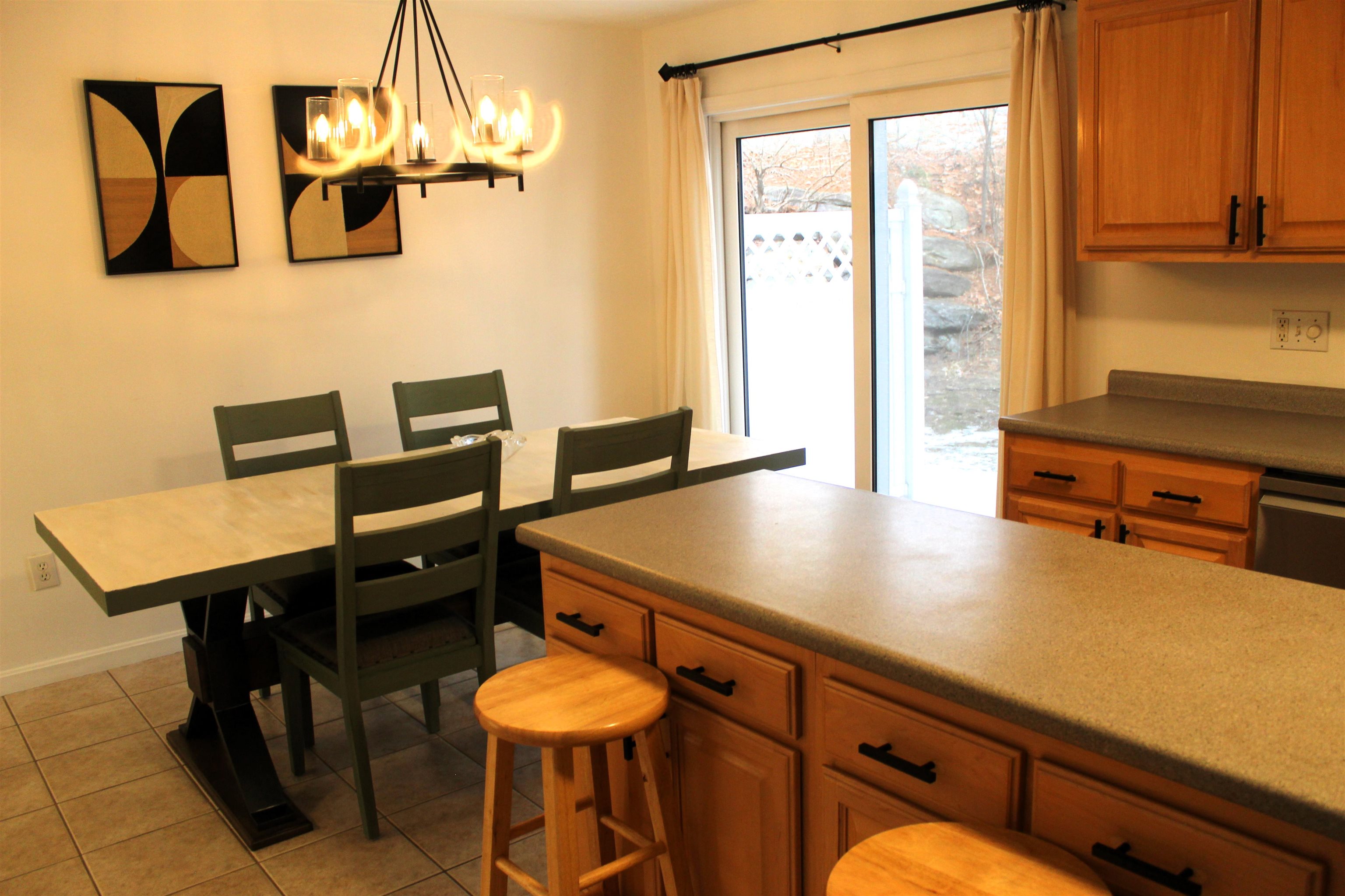 38 Georgetown Drive Nashua, NH 03062 - Photo 8 of 26