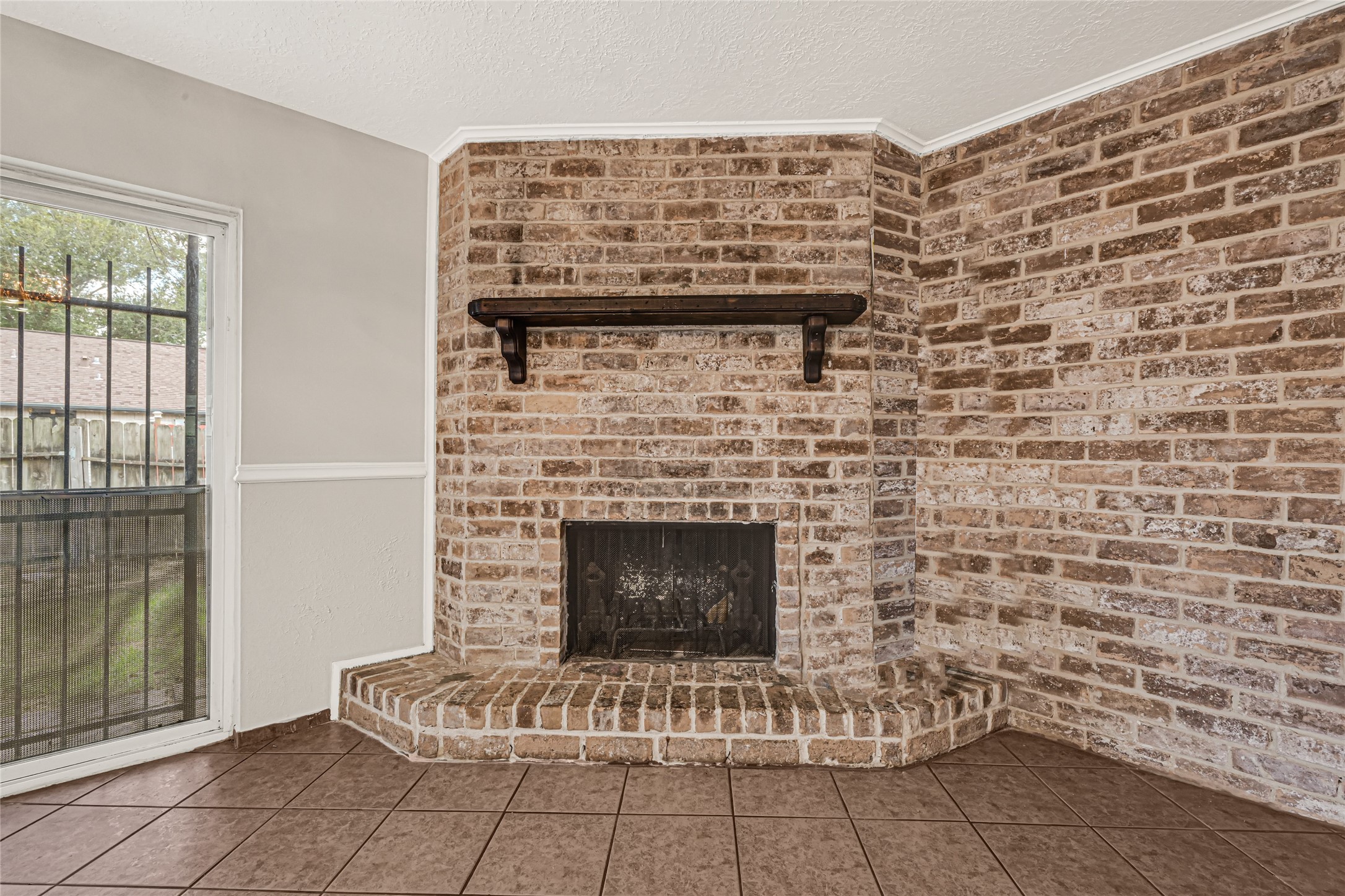 7064 Jetty Lane Houston, TX 77072 - Photo 9 of 30 Gallery Image 9