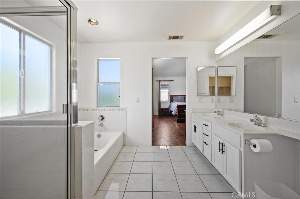 17543 Saticoy Street Northridge, CA 91325 - Photo 30 of 52