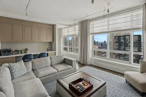$2,300,000 | 55 East Erie Street, Unit 4301, Chicago, IL 60611