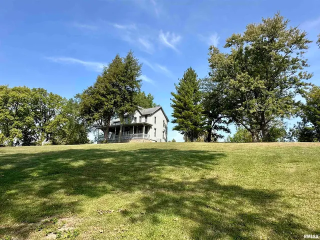 $191,000 | 206 32nd Avenue North, Clinton, IA 52732