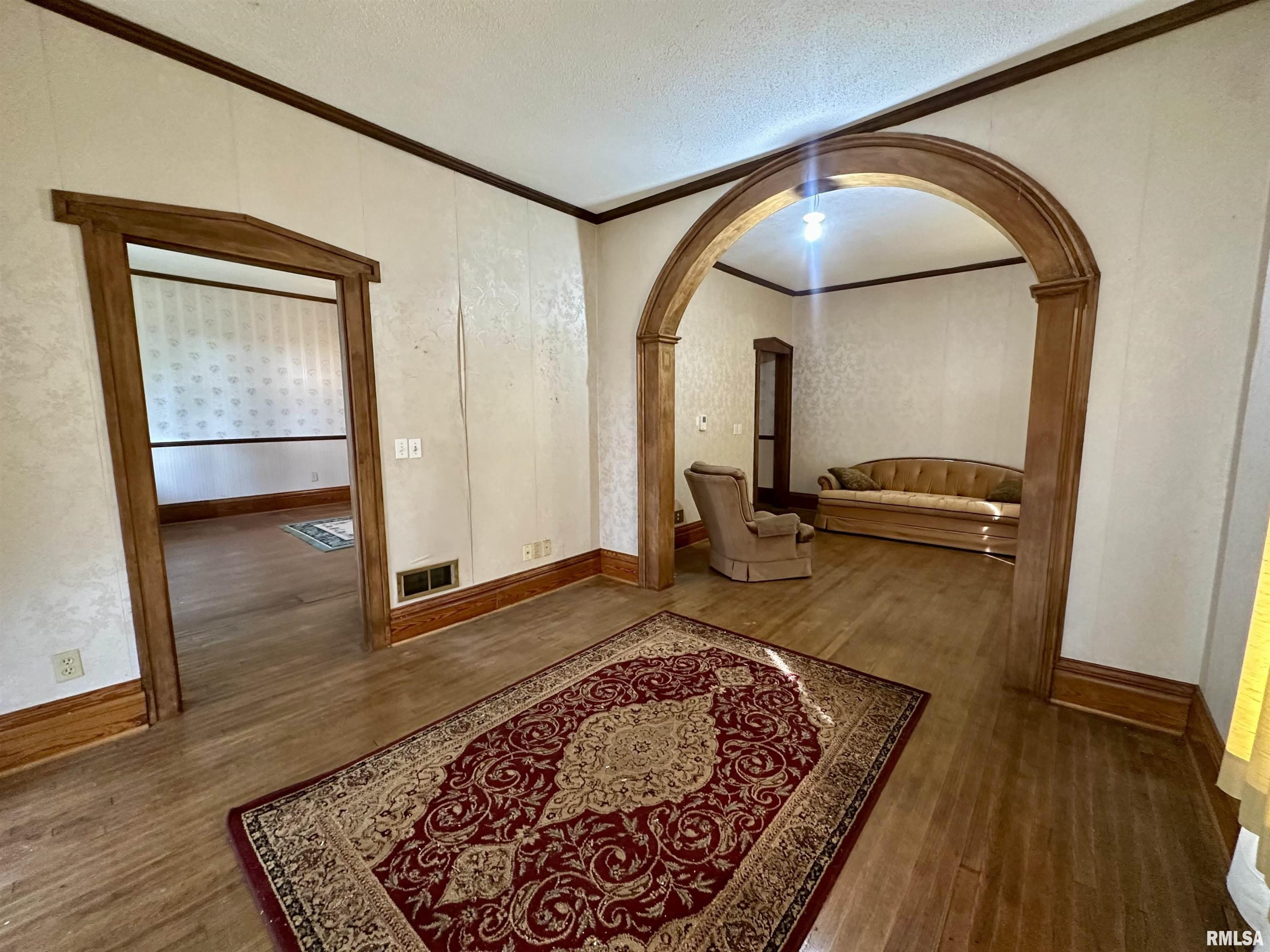 206 32nd Avenue North Clinton, IA 52732 - Photo 11 of 29