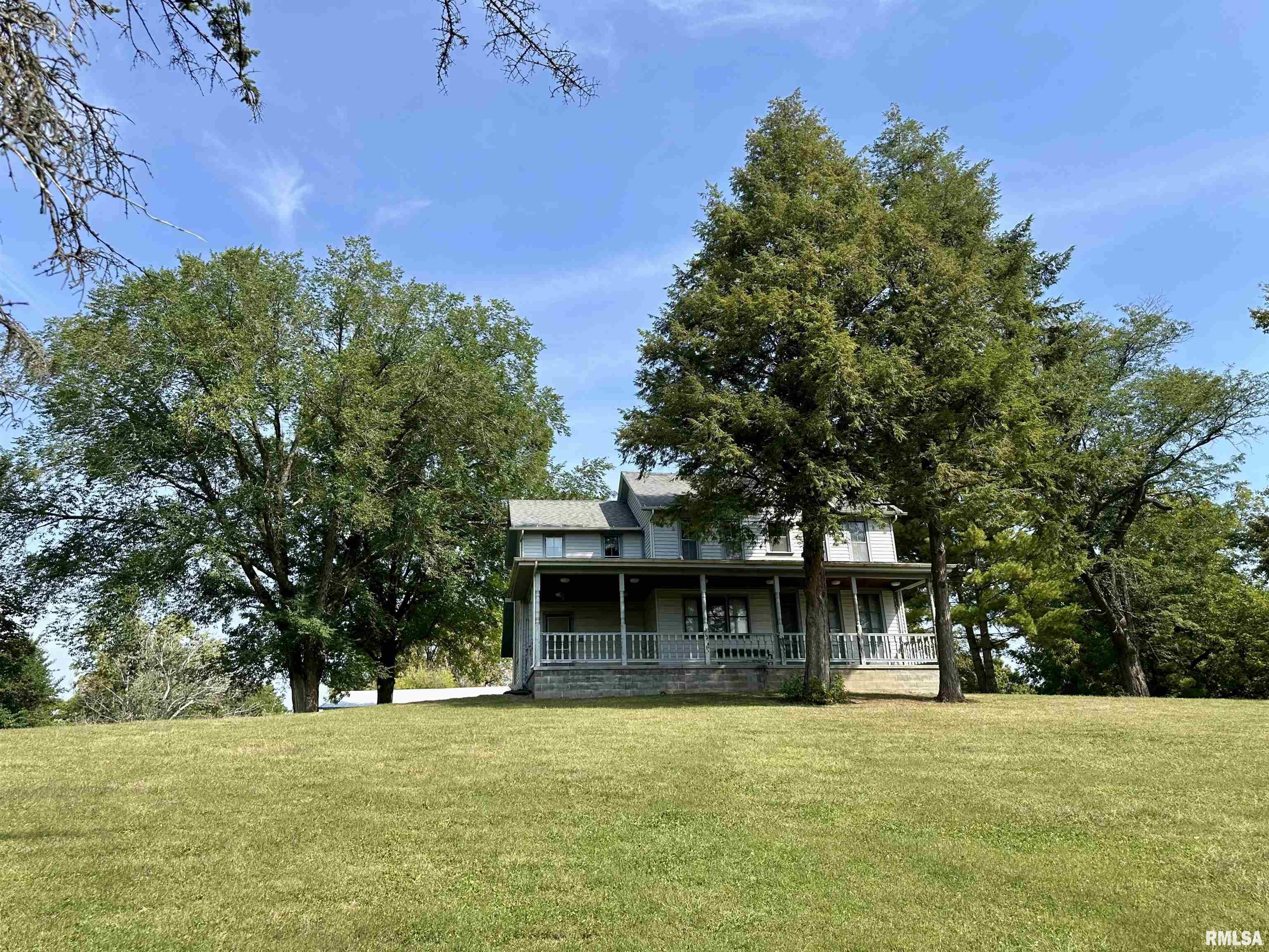 206 32nd Avenue North Clinton, IA 52732 - Photo 2 of 29