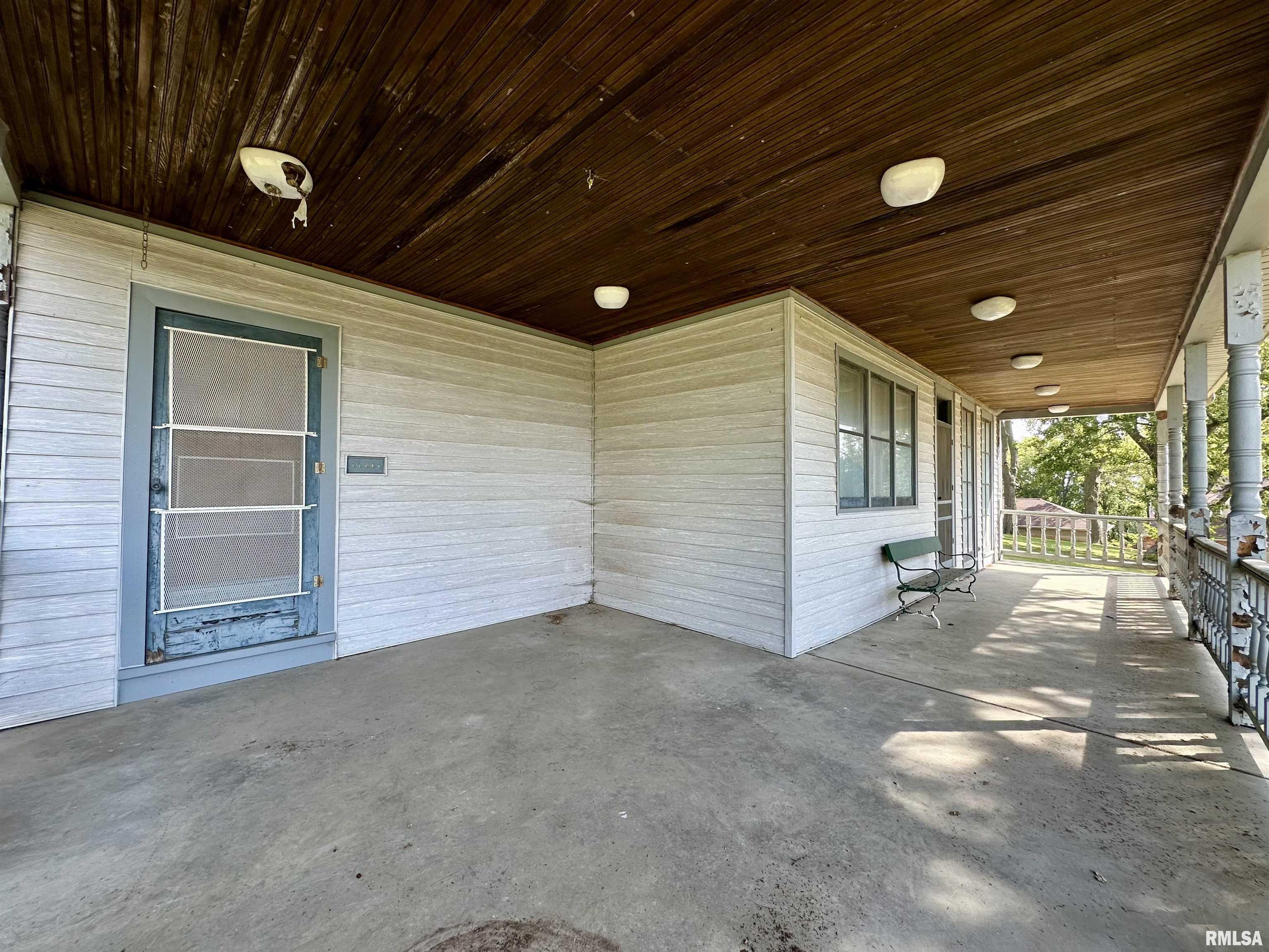 206 32nd Avenue North Clinton, IA 52732 - Photo 28 of 29