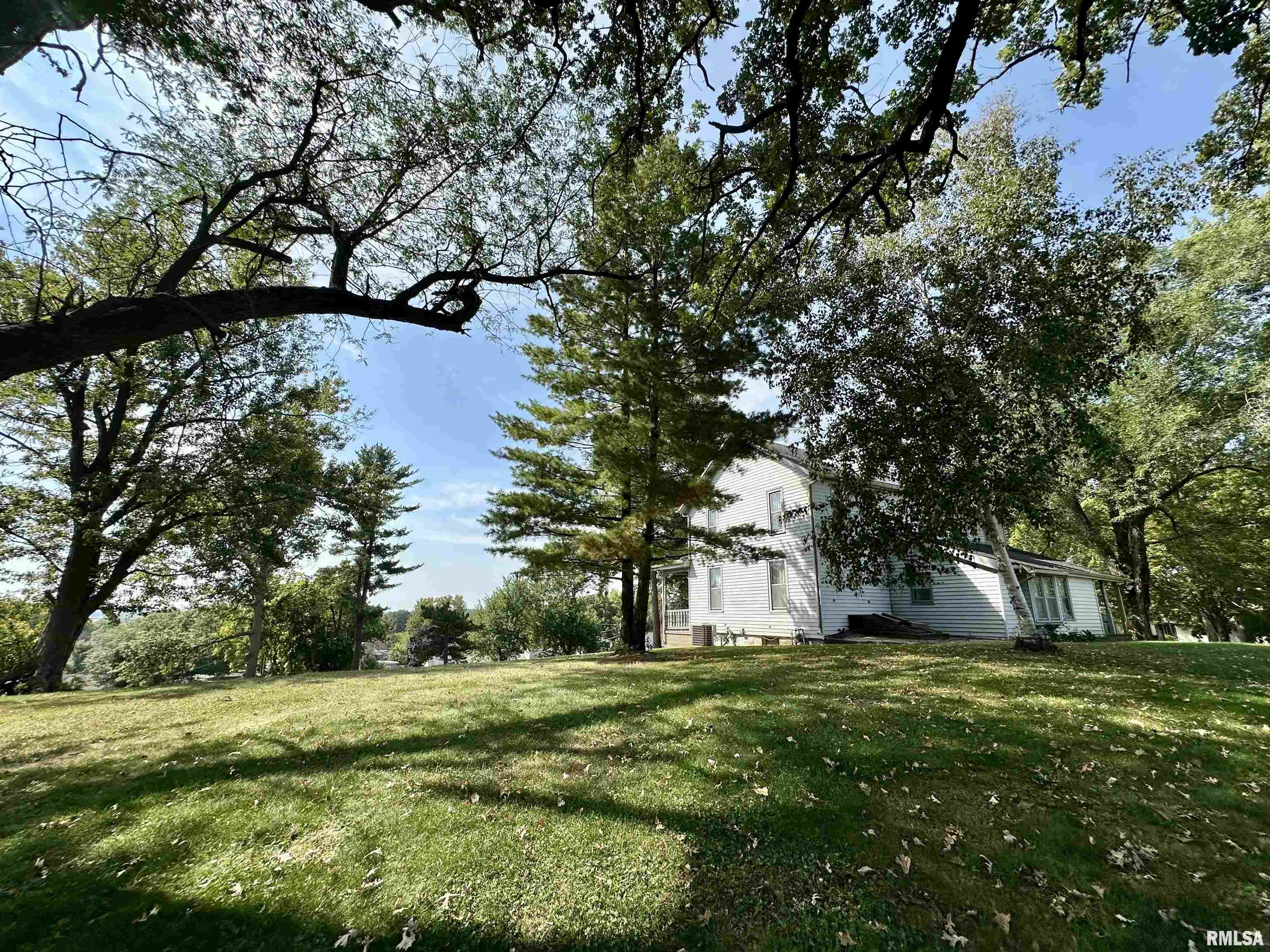 206 32nd Avenue North Clinton, IA 52732 - Photo 6 of 29