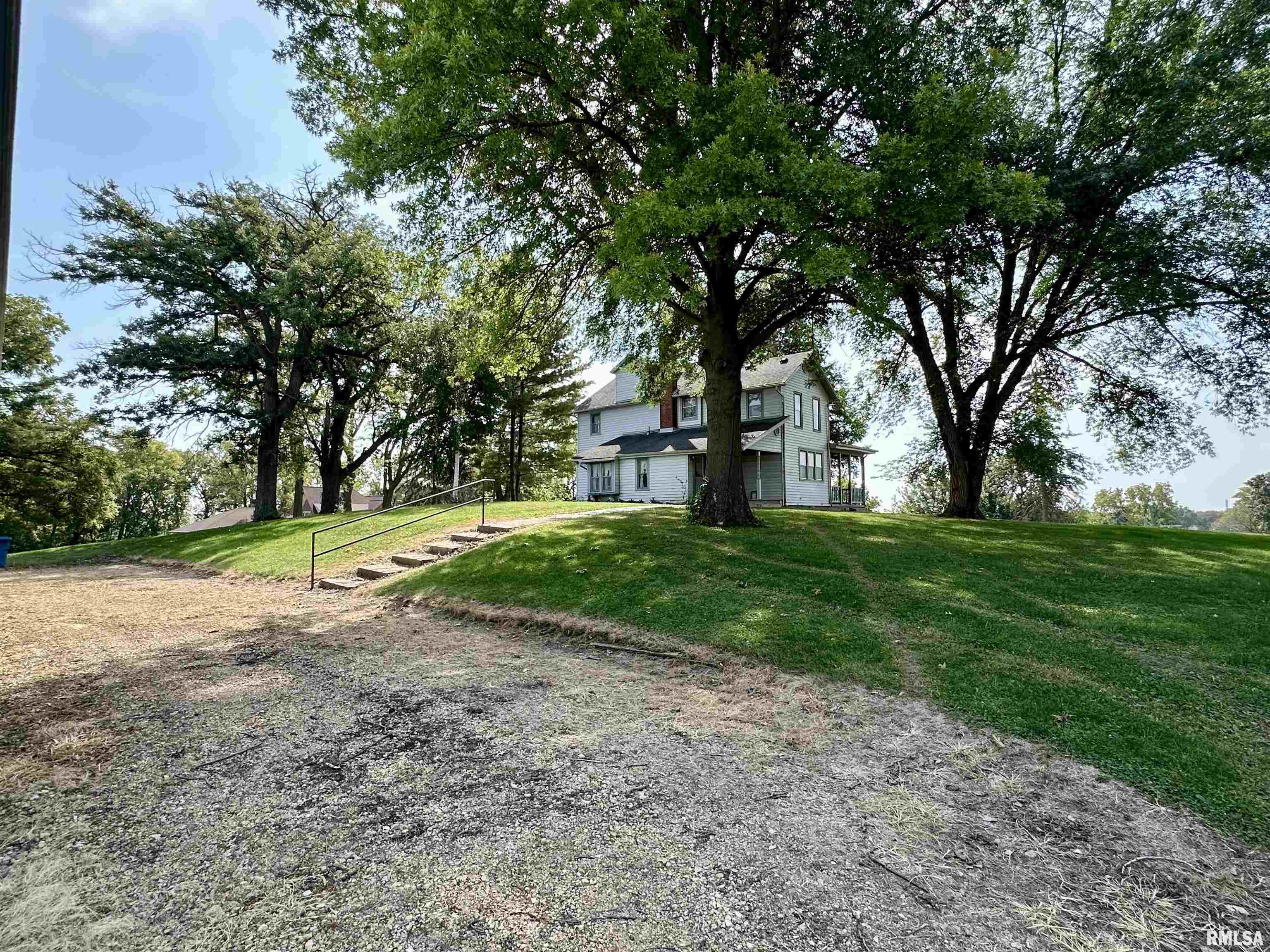 206 32nd Avenue North Clinton, IA 52732 - Photo 7 of 29