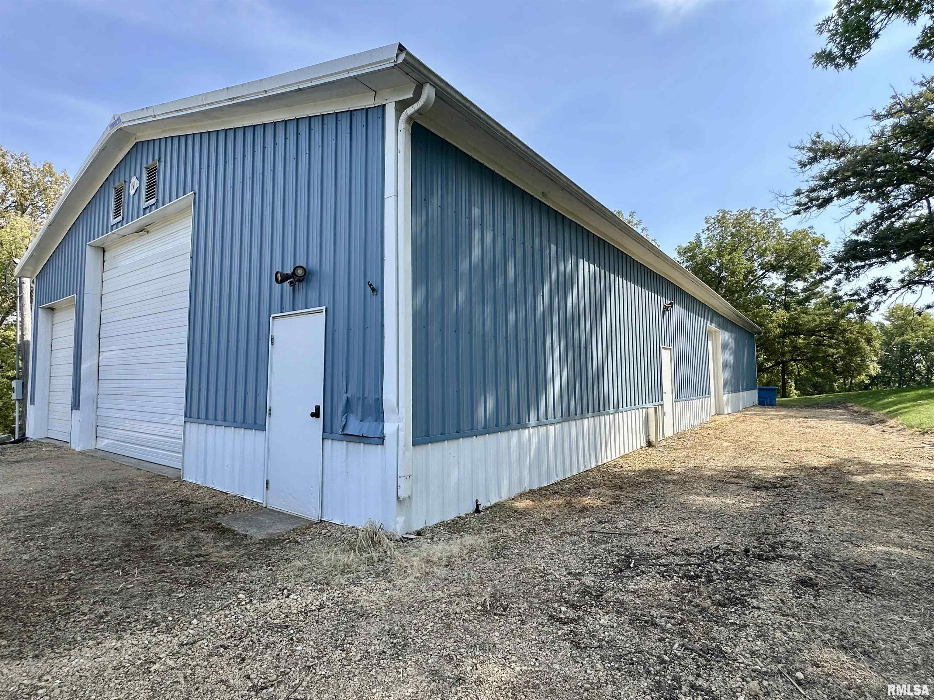 206 32nd Avenue North Clinton, IA 52732 - Photo 10 of 29