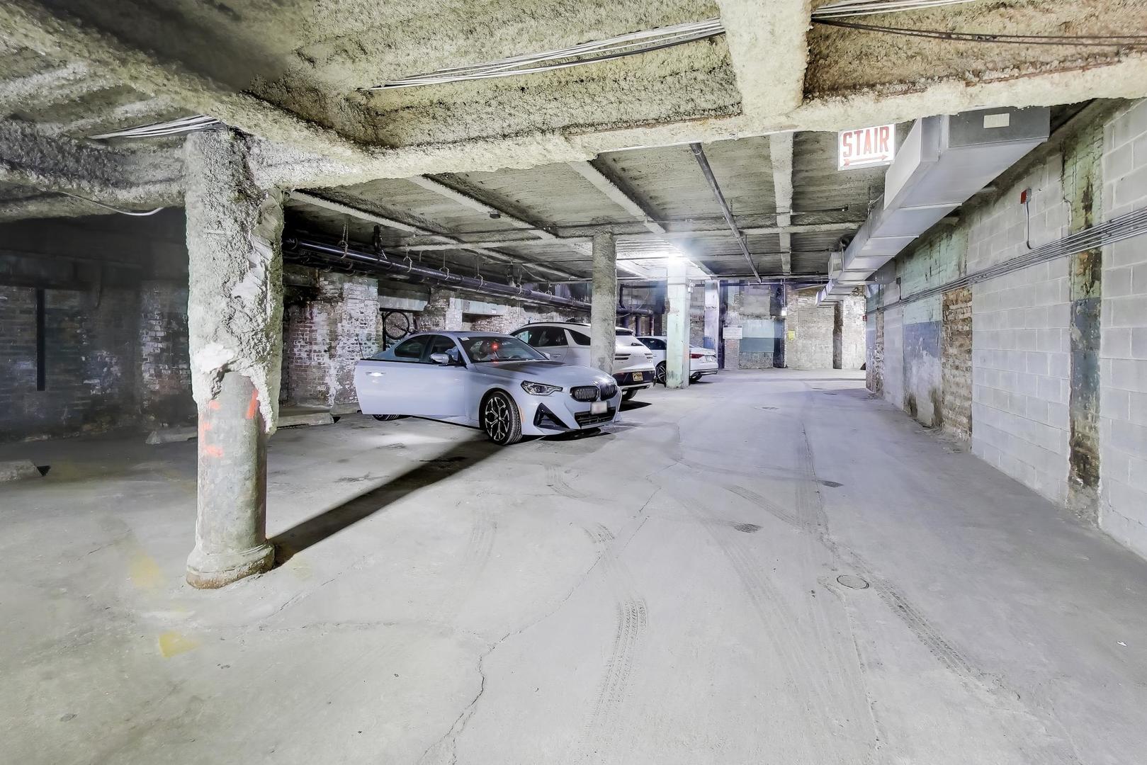 520 West Huron Street, Unit 409 Chicago, IL 60654 - Photo 20 of 35