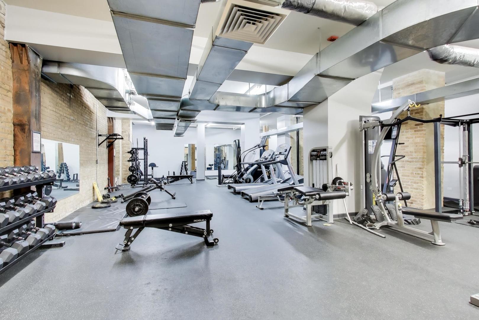 520 West Huron Street, Unit 409 Chicago, IL 60654 - Photo 22 of 35