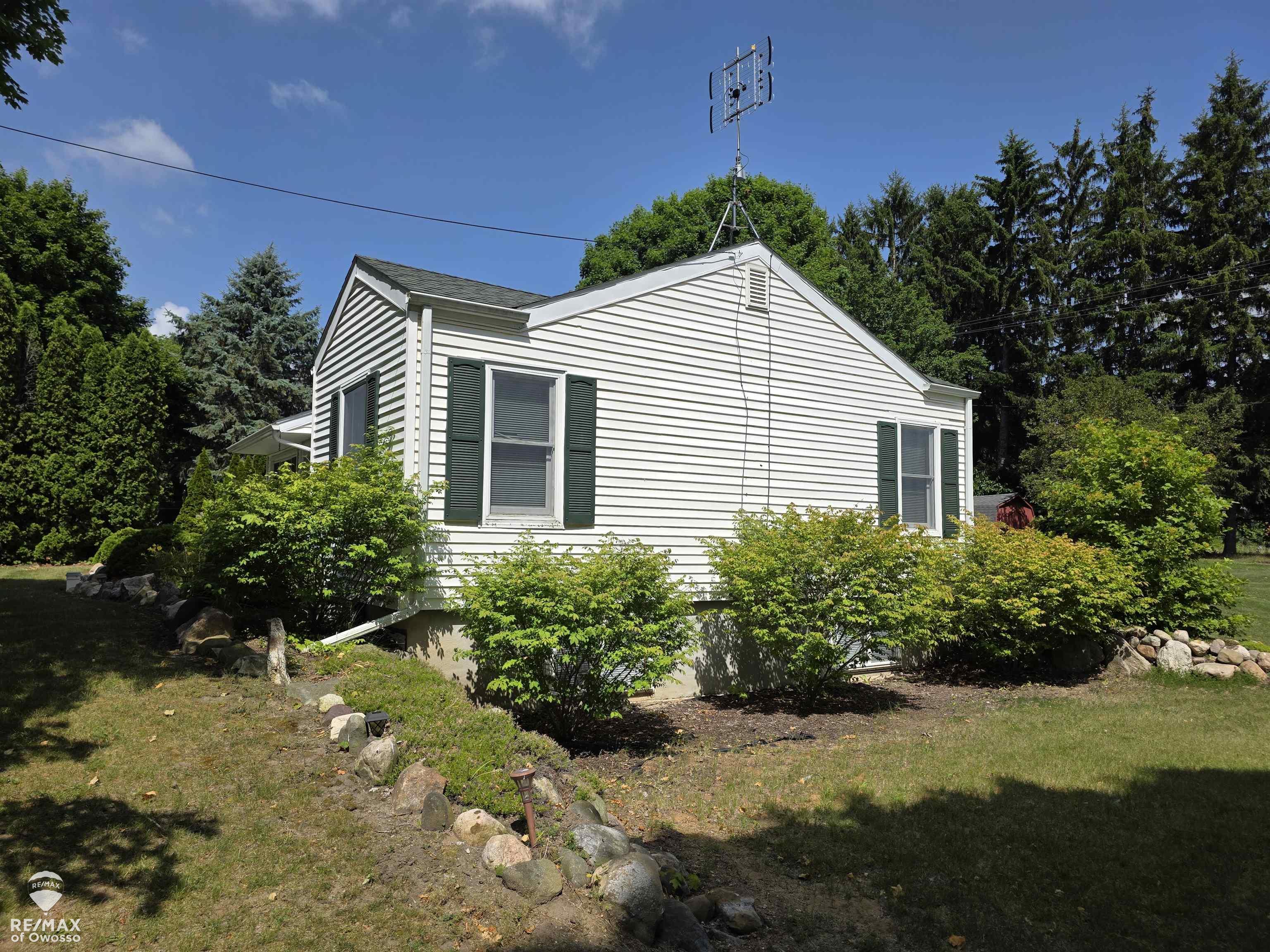 3112 West Bennington Road Owosso, MI 48867 - Photo 4 of 24 Gallery Image 4